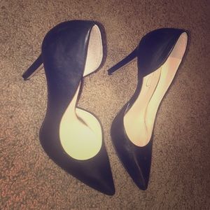 Matte Black Jessica Simpson pumps.